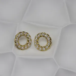 Vintage gold chain pearl stud earrings, elegant round geometric fashion jewelry design.