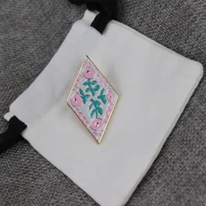 Diamond floral enamel brooch, stylish botanical metal pin badge for apparel accessories.