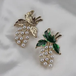 Vintage pearl grape brooch elegant enamel plant lapel pin clothing accessories for women