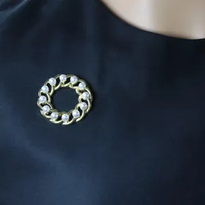 Vintage Hollow Chain Pearl Brooch Gold Round Pin Elegant Fashion Jewelry Accessories