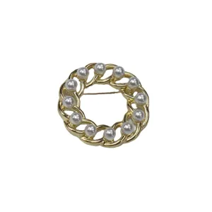 Vintage gold chain link round pearl brooch elegant fashion jewelry accessory main view.