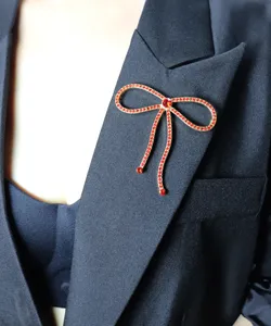 Retro Strass große Schleife Brosche, elegantes Kristall Kleidungszubehör für Outfits.