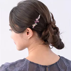 Elegante Kristall-Haarspange mit bunten glitzernden Steinen, ideale Seitenklammer für Damen.