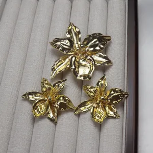 Minimalist Metal Iris Flower Brooch Earrings Set Gold Plated Aesthetic Chic Jewelry Accessories Gift For Women