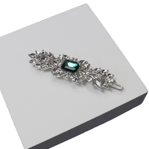 Vintage emerald-cut crystal hair clip, elegant retro French style metal hair barrette main.