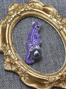 Vintage crystal rhinestone panther brooch pin with black pearl for women fashion jewelry