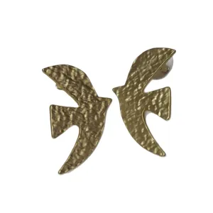 Vintage gold dove bird stud earrings for women, matte hammered metal geometric jewelry.