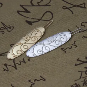 French retro palace embossed hair clip side clip set in gold and silver metal alloy elegant