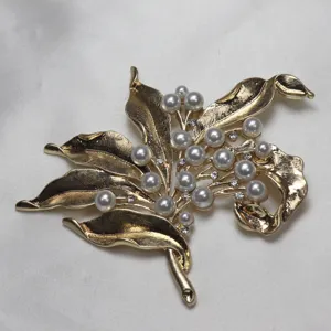 Vintage gold-tone pearl rhinestone leaf brooch elegant floral jacket clothing accessories