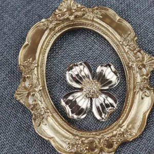 Vintage gold tone metallic four leaf flower floral brooch pin elegant clothing accessory