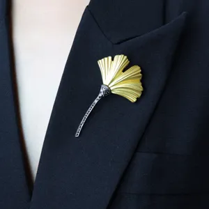Vintage Ginkgo Leaf Brooch And Earrings Set Matte Gold Metal Black Rhinestone Elegant Fashion Jewelry For Women
