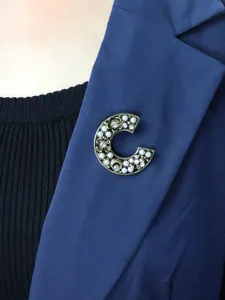 Vintage gold plated C letter pearl rhinestone brooch elegant fashion lapel pin jewelry 01