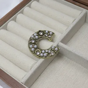 Vintage Gold Plated Pearl Rhinestone C Letter Brooch Elegant Flower Pin Jewelry Accessory