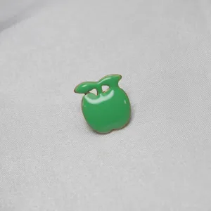 Spilla smaltata mela verde carina accessorio in metallo per bavero di vestiti cappelli e borse.