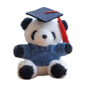 Simatico panda di peluche per la laurea con cappello da dottore e maglione blu regalo.