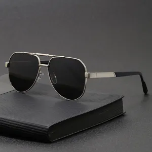 Men's Polarized Sunglasses Metal Large Frame UV400 Anti-UV Sunshades Driving Outdoor Fashion Eyewear