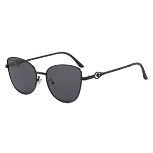 Stylish polarized sunglasses for men and women UV400 protection trendy black frame