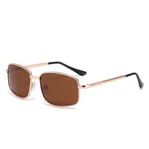 Klassische quadratische Metall-Sonnenbrille mit braunen polarisierten Gläsern für Outdoor.