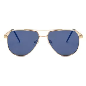 Gafas de sol aviador de metal dorado con lentes azules, diseño clásico elegante para días soleados.