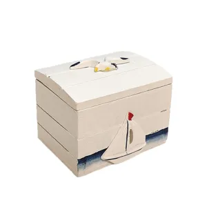 Mediterrane stijl desktop houten opbergdoos met schattige meeuw en zeilboot decor thuis.