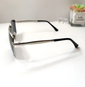 Klassische Metallrahmen Sonnenbrille polarisiert mit schwarzen Gläsern für Damen Herren.