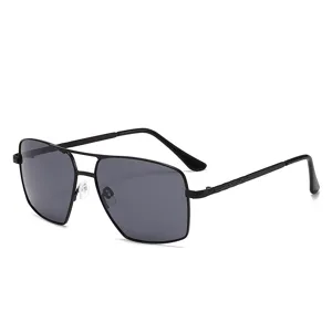 Lunettes de soleil polarisées en métal pour hommes avec protection UV pour la conduite.