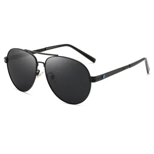 Classic men polarized aviator sunglasses with black metal frame and dark UV protection lenses.