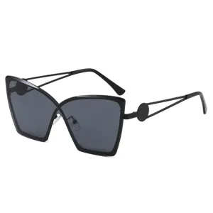 Fashion cat eye sunglasses for women and men, anti-UV black metal frame eyewear for travel.