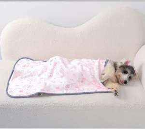 Thickened warm pet blanket for dogs and cats, soft flannel material with cute pink animal print.
