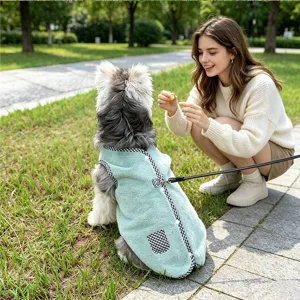 Gilet d'hiver en polaire pour animaux avec anneau de laisse, vêtements chauds.