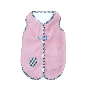 Joli gilet en polaire rose pour chiens et chats manteau chaud d'hiver avec bordure à carreaux.