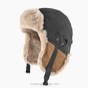 Warme Plüsch-Trapper-Mütze mit süßer Panda-Stickerei, winddichte Fliegermütze für kalte Wintertage.