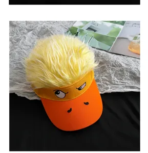 Cappello visiera da anatra con parrucca, simpatici occhi di cartone animato e becco arancione.