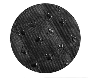 Hundewickelunterlage Antirutsch Rückseite Detail, schwarzer Stoff mit Silikon Pfotenabdruck.