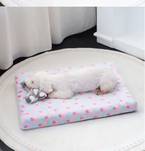 Flannel bubble fleece pet sleeping mat with heart pattern, warm winter dog bed for small dogs.