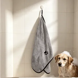 Asciugamano per animali in pile corallo grigio con ricamo, super assorbente e asciugatura rapida cani.