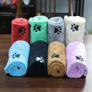 Asciugamano per animali in pile corallo multicolore, coperta assorbente per cani e gatti.