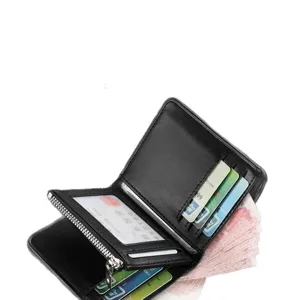 Portafoglio porta carte in pelle nera compatto con scomparti multipli e tasca ID.