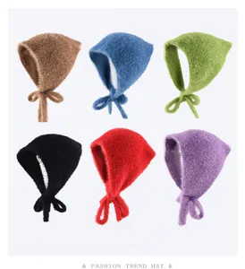 Berretto in maglia peluche stile francese sciarpa triangolare calda donna inverno