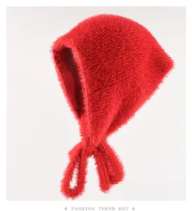 Caldo berretto sciarpa triangolare in peluche lavorato a maglia con graziosi lacci per donne.