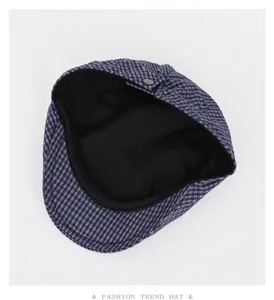Retro plaid ivy cap for men and women, classic British duckbill beret hat for spring and autumn.