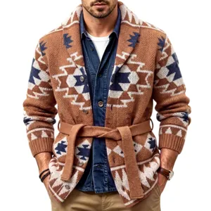 Herren Vintage Azteken Jacquard Schalkragen Strickjacke mit Gürtel und Jeanshemd Layering.