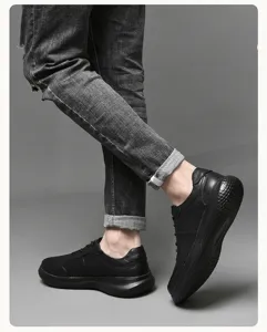 Zapatos casuales de cuero negro para hombre vista detallada, calzado de exterior de.