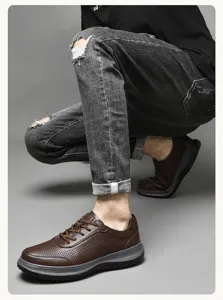 Zapatos casuales para hombre de cuero genuino con perforaciones transpirables para exteriores.