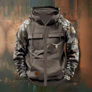 Felpa con cappuccio tattica vintage da uomo con maniche camo e tasche multiple resistenti.