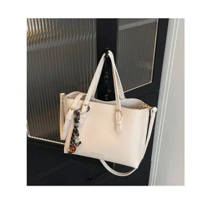 Bolso tote grande de cuero beige para mujer, elegante bolso de mano y bandolera casual.