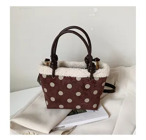Vintage braune Pünktchen Handtasche mit Teddyfutter, Wildleder Eimer Umhängetasche für Damen.