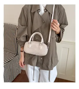 Woven texture mini shoulder bag, stylish retro crossbody handbag for women daily casual wear.