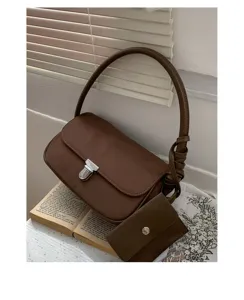 Stylish brown shoulder bag for women, retro PU leather underarm bag with coin purse.