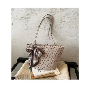 Vintage bloemen canvas shopper met zijden sjaal hanger, grote casual schoudertas.